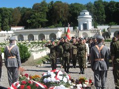 strzelcy i delegacja rzeszowa sklada wieniec